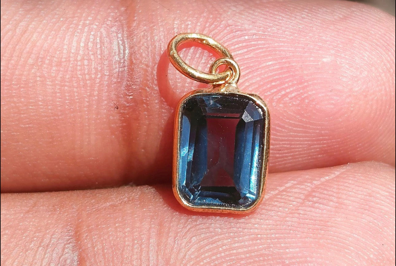 Emerald-cut blue topaz stone in solid 18k gold bezel setting | Stacked by Jayneebell