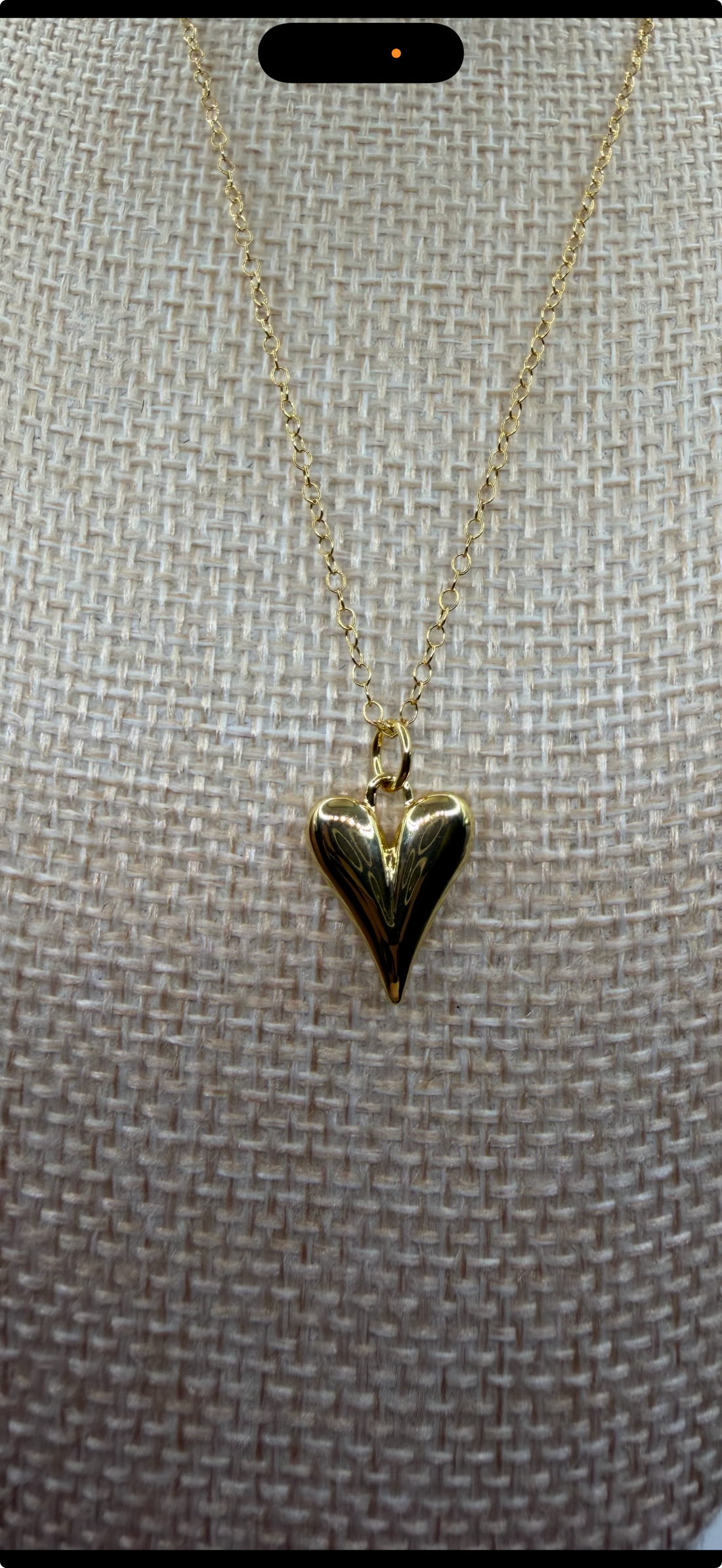 Gold filled sculptural heart necklace

Polished gold heart pendant

Minimal gold heart necklace